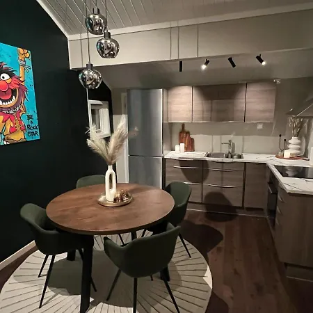 Charming Loft Retreat On Tromso'S Historic Main Street: 3-Minute Stroll To City Square Exterior photo