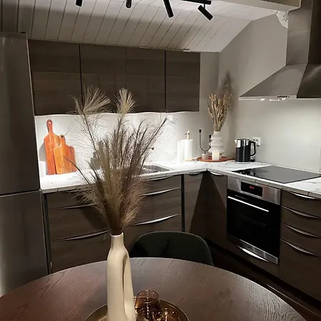 Charming Loft Retreat On Tromso'S Historic Main Street: 3-Minute Stroll To City Square Exterior photo