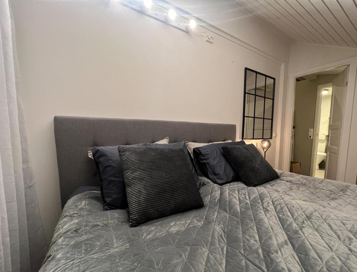 Charming Loft Retreat On Tromso's Historic Main Street: 3-minute Stroll To Square Lägenhet *