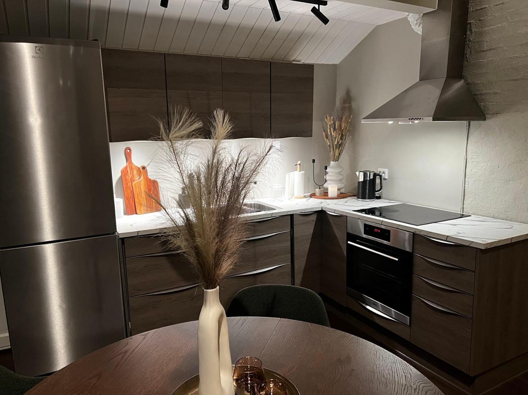 Charming Loft Retreat On Tromso's Historic Main Street: 3-minute Stroll To Square Lägenhet Tromsø