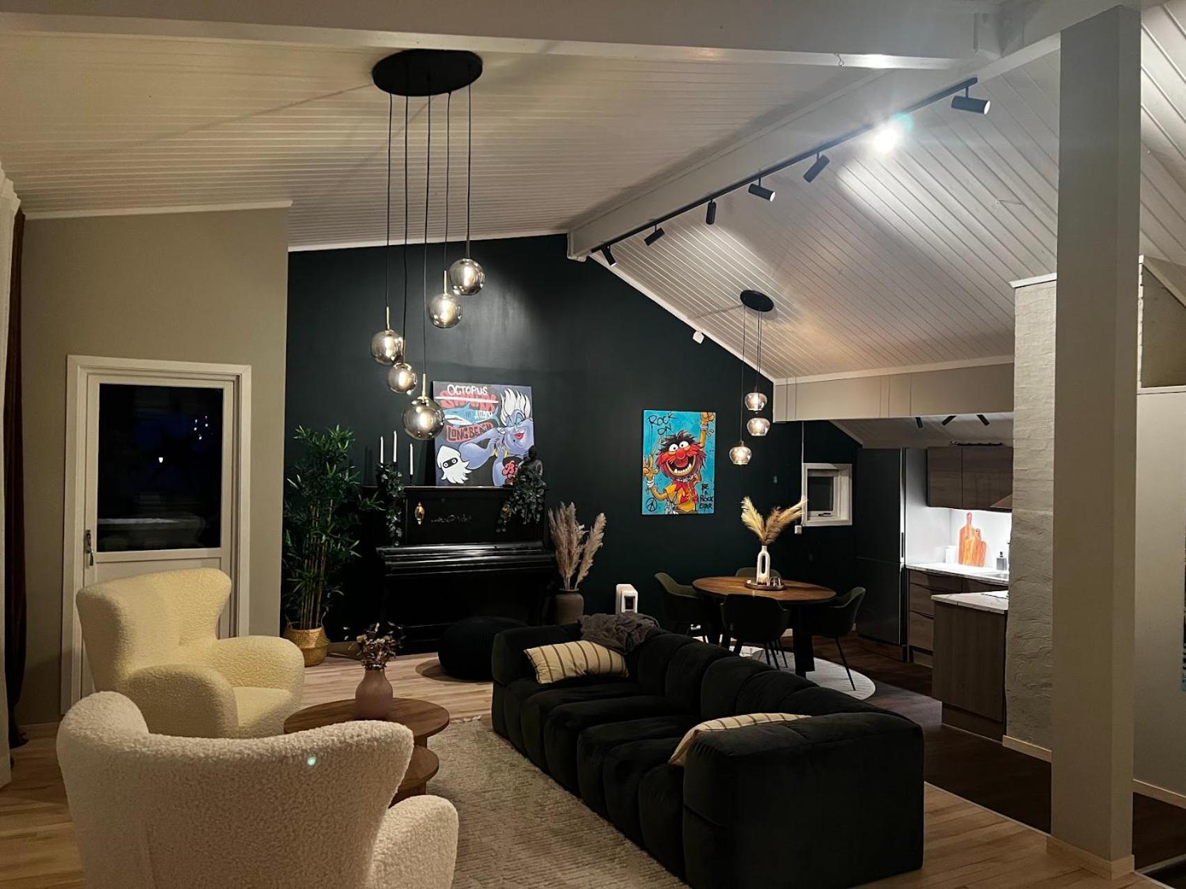 Charming Loft Retreat On Tromso's Historic Main Street: 3-minute Stroll To Square Lägenhet *